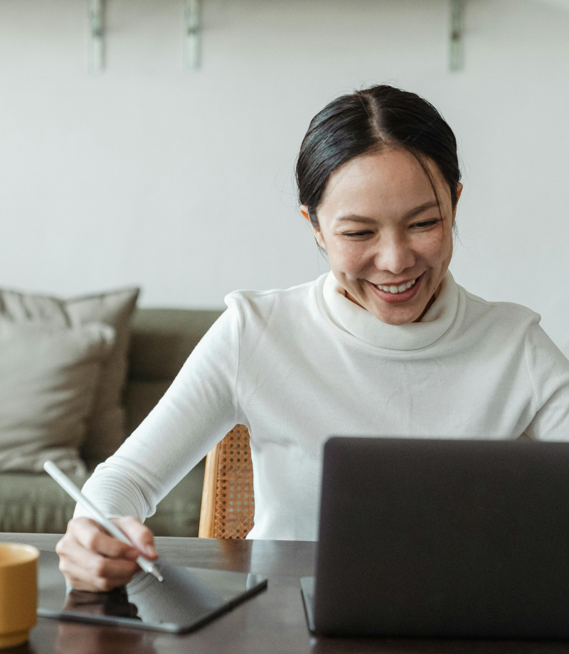 Female Avena therapist supporting a woman in session